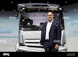 Daimler Truck Cfo Jochen Goetz Wiki, Age, Biography, Cause of Death, Parents, Wife, Net Worth 2023