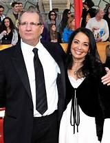 Who Did Ed O'neill Marry? - Find out His Wife's Name